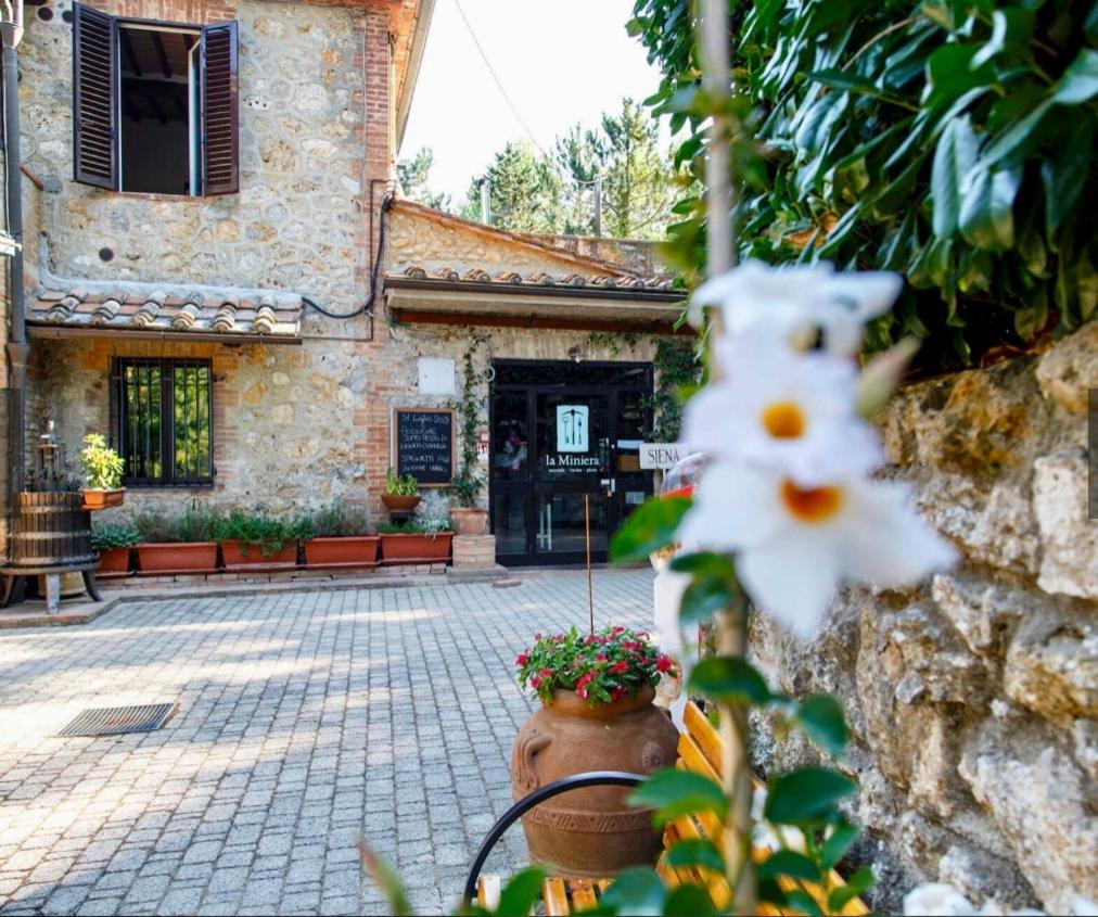 Podere La Miniera Relax & Food Siena Exteriör bild